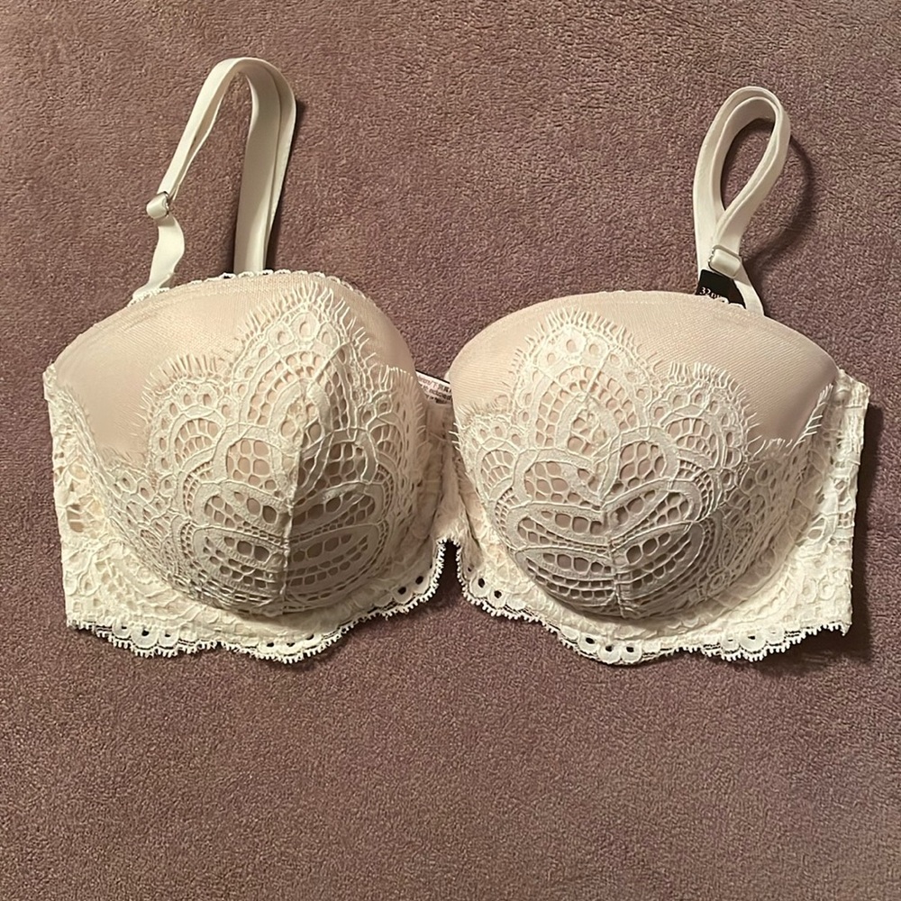 Victoria Secret Dream Angels cream lace padded underwire bra size 32DD N…